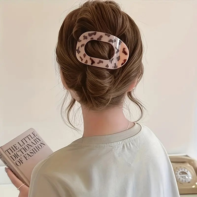 Leopard Matte Oval Hair Claw Clip – Curved Acrylic Barrette for Women’s Everyday Styling