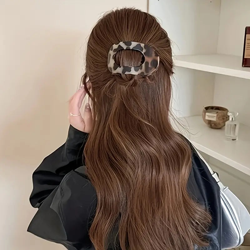 Leopard Matte Oval Hair Claw Clip – Curved Acrylic Barrette for Women’s Everyday Styling