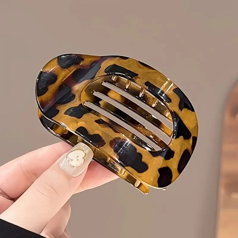 Leopard Matte Oval Hair Claw Clip – Curved Acrylic Barrette for Women’s Everyday Styling