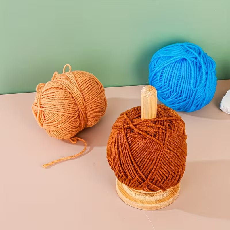 Floating Magnetic Yarn Holder for Men & Women – Anti-Tangle Knitting & Crochet Accessory