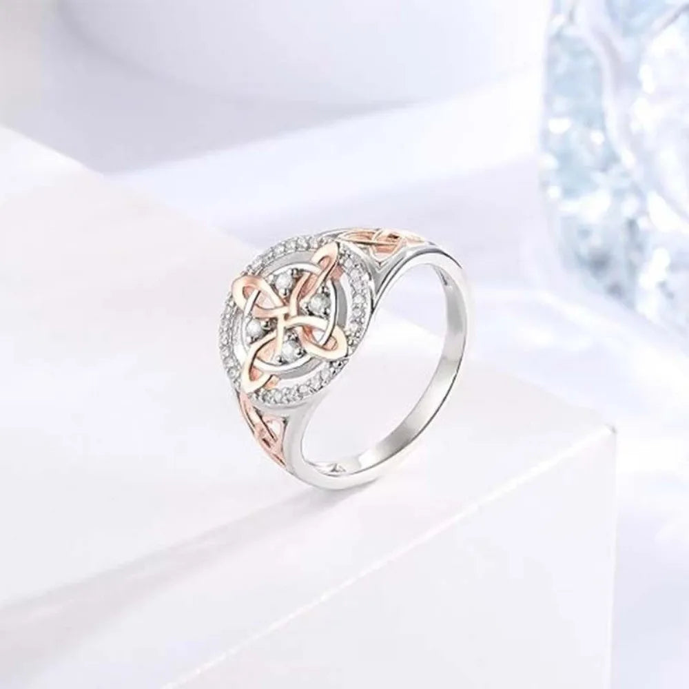 Luxury Sparkling Cubic Zircon Silver Ring – Modern Geometric Jewelry Design