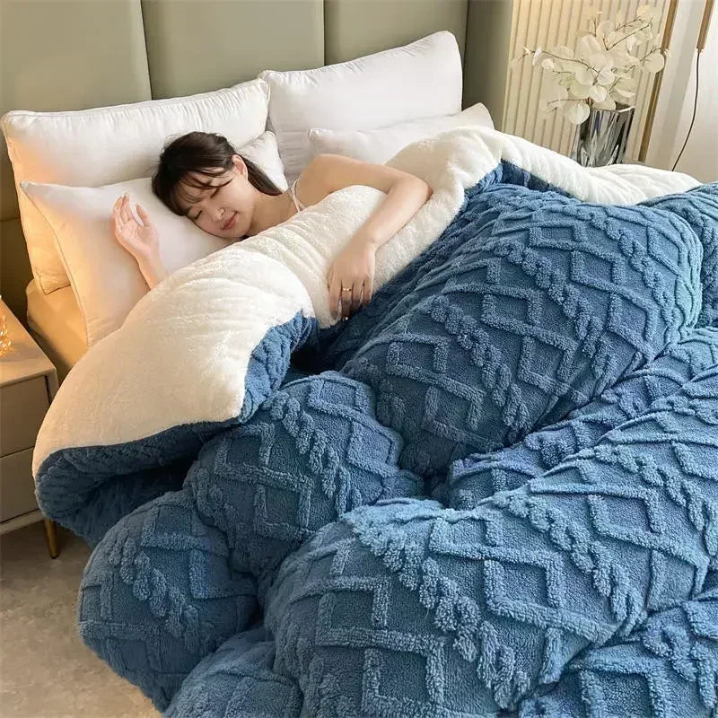 Thick Winter Blanket for Bed Soft Flannel & Artificial Lamb Cashmere Warm, Cozy & Comfortable Quilt Comforter