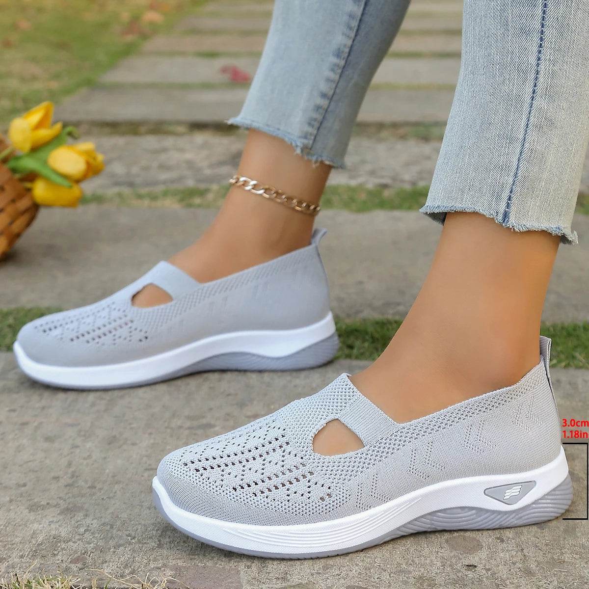 Lightweight Women’s Casual Sneakers – Breathable Flat Shoes for Everyday Comfort - CartRare