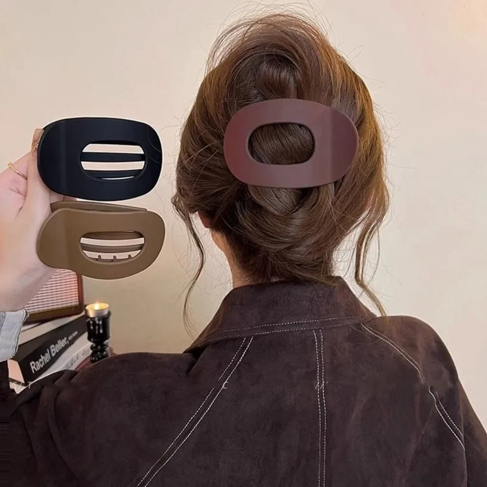 Leopard Matte Oval Hair Claw Clip – Curved Acrylic Barrette for Women’s Everyday Styling